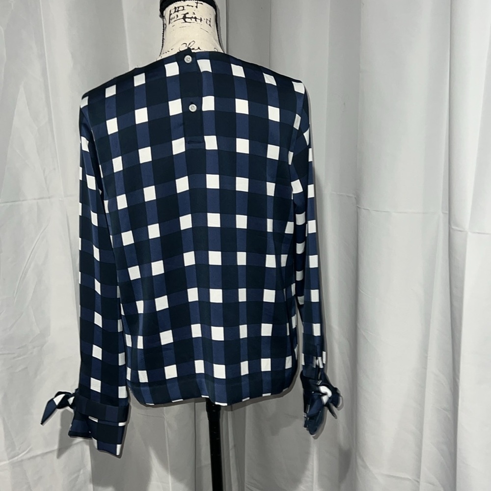 BANANA REPUBLIC GINGHAM VENTED TIE-CUFF TOP - Picture 3 of 6